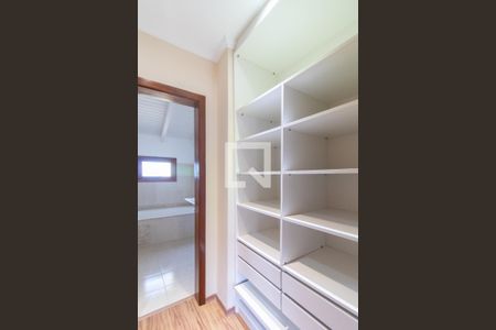 Casa de condomínio para alugar com 255m², 4 quartos e 4 vagasQuarto 4