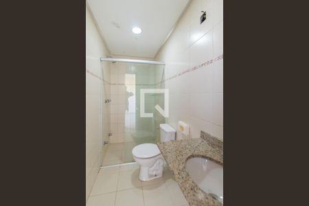 Casa de condomínio para alugar com 255m², 4 quartos e 4 vagasBanheiro Corredor