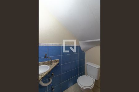 Casa de condomínio para alugar com 255m², 4 quartos e 4 vagasLavabo