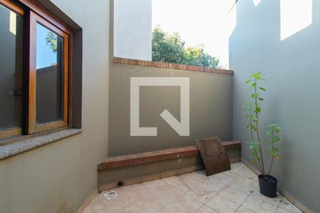 Casa de condomínio para alugar com 255m², 4 quartos e 4 vagasChurrasqueira