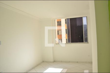 Sala de Apartamento com 2 quartos, 65m² Fonseca