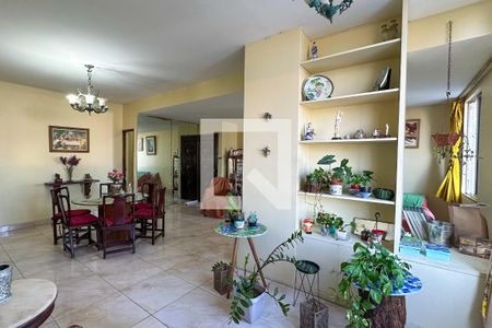 Apartamento à venda com 150m², 3 quartos e sem vaga Apartamento à venda com 150m², 3 quartos e sem vagaSala