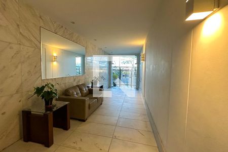 Apartamento à venda com 150m², 3 quartos e sem vaga Apartamento à venda com 150m², 3 quartos e sem vagaEntrada