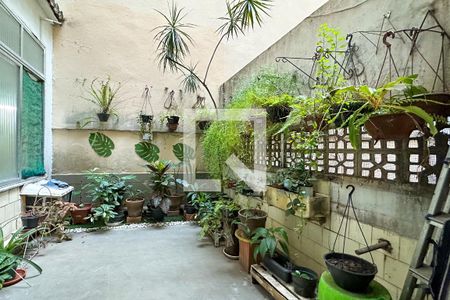 Apartamento à venda com 150m², 3 quartos e sem vaga Apartamento à venda com 150m², 3 quartos e sem vagaQuintal