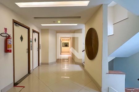 Apartamento à venda com 150m², 3 quartos e sem vaga Apartamento à venda com 150m², 3 quartos e sem vagaEntrada