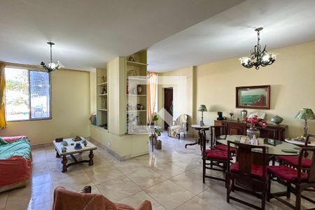 Apartamento à venda com 150m², 3 quartos e sem vaga Apartamento à venda com 150m², 3 quartos e sem vagaSala