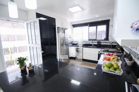 Casa à venda com 235m², 3 quartos e 2 vagasCozinha