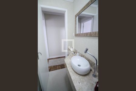 Lavabo de casa à venda com 3 quartos, 235m² em Parque Maria Domitila, São Paulo