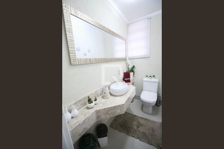 Lavabo de casa à venda com 3 quartos, 235m² em Parque Maria Domitila, São Paulo