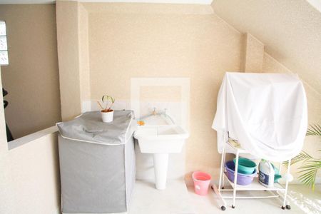 Casa à venda com 235m², 3 quartos e 2 vagasArea de serviço