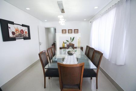 Casa à venda com 235m², 3 quartos e 2 vagasSala de Jantar