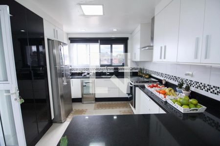 Casa à venda com 235m², 3 quartos e 2 vagasCozinha