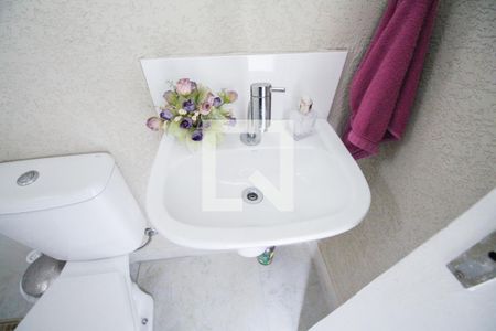 Casa à venda com 235m², 3 quartos e 2 vagasBanheiro Serviço