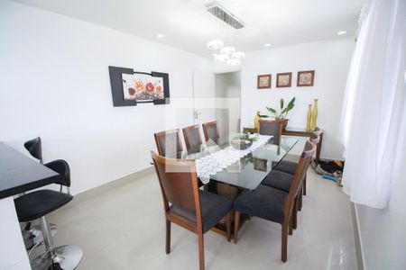 Casa à venda com 235m², 3 quartos e 2 vagasSala de Jantar