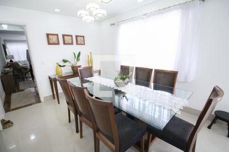 Casa à venda com 235m², 3 quartos e 2 vagasSala de Jantar