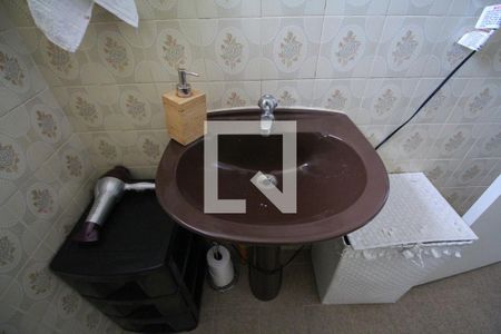 Casa à venda com 235m², 3 quartos e 2 vagasBanheiro Social