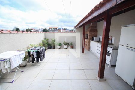 Casa à venda com 235m², 3 quartos e 2 vagasArea de serviço