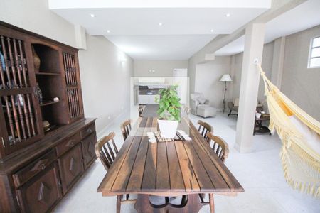 Casa à venda com 235m², 3 quartos e 2 vagasEspaço Gourmet