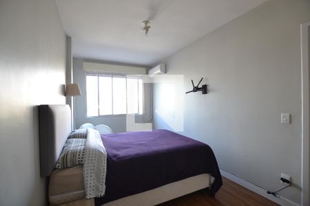 Quarto 1 de apartamento para alugar com 2 quartos, 58m² em Menino Deus, Porto Alegre