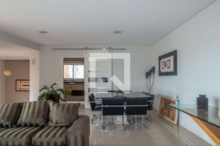 Casa de condomínio à venda com 614m², 5 quartos e 3 vagas Casa de condomínio à venda com 614m², 5 quartos e 3 vagasSala de Jantar