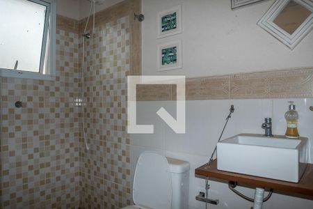 Casa de condomínio à venda com 614m², 5 quartos e 3 vagas Casa de condomínio à venda com 614m², 5 quartos e 3 vagasBanheiro de Serviço