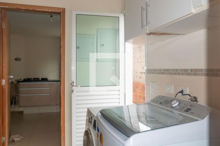 Casa de condomínio à venda com 614m², 5 quartos e 3 vagas Casa de condomínio à venda com 614m², 5 quartos e 3 vagasÁrea de Serviço