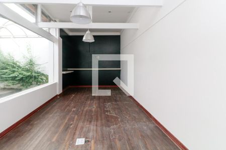 Casa para alugar com 220m², 2 quartos e 6 vagas Casa para alugar com 220m², 2 quartos e 6 vagasSuíte 2