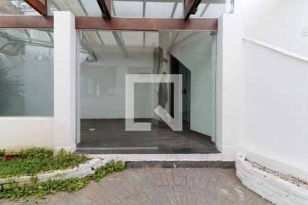 Casa para alugar com 220m², 2 quartos e 6 vagas Casa para alugar com 220m², 2 quartos e 6 vagasQuintal