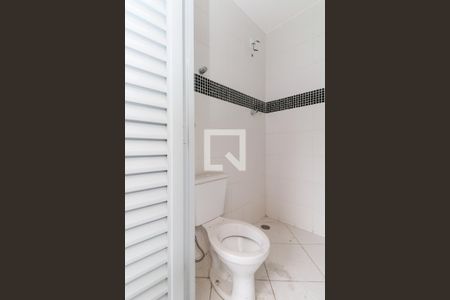 Casa para alugar com 220m², 2 quartos e 6 vagas Casa para alugar com 220m², 2 quartos e 6 vagasBanheiro de serviço