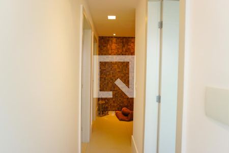 Hall de apartamento para alugar com 3 quartos, 140m² em Barra da Tijuca, Rio de Janeiro