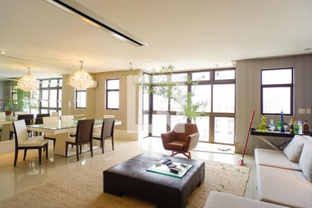 Sala de apartamento para alugar com 3 quartos, 140m² em Barra da Tijuca, Rio de Janeiro