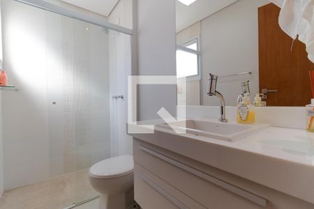 Casa de condomínio à venda com 184m², 3 quartos e 4 vagas Casa de condomínio à venda com 184m², 3 quartos e 4 vagasBanheiro da Suite 01