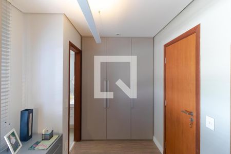 Casa de condomínio à venda com 184m², 3 quartos e 4 vagas Casa de condomínio à venda com 184m², 3 quartos e 4 vagasSuite 01