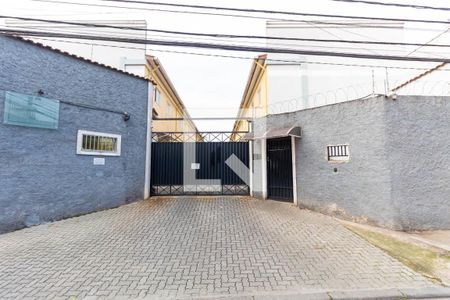 Casa de condomínio à venda com 60m², 2 quartos e 1 vagaFachada