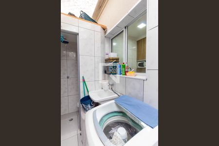 Casa de condomínio à venda com 60m², 2 quartos e 1 vagaÁrea de serviço