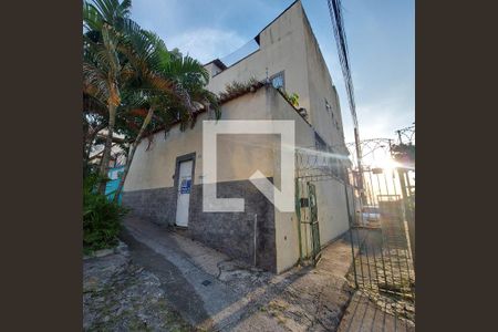 Casa de condomínio à venda com 300m², 4 quartos e 3 vagas