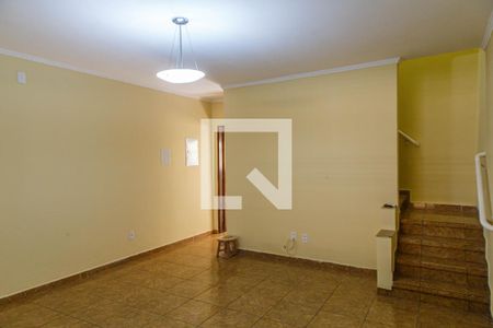 Sala de casa para alugar com 2 quartos, 200m² em Quinta da Paineira, São Paulo