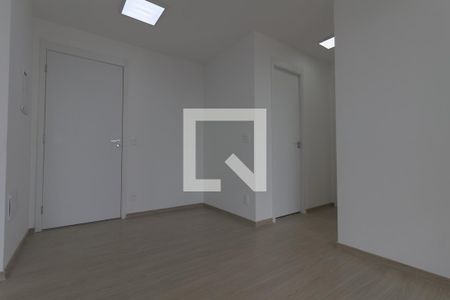 Sala de apartamento para alugar com 2 quartos, 46m² em Parque Industrial Tomas Edson, São Paulo