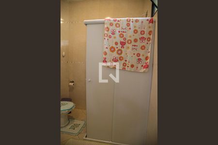 Casa à venda com 240m², 5 quartos e 4 vagasBanheiro da Suíte