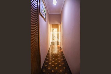 Casa à venda com 240m², 5 quartos e 4 vagasCorredor