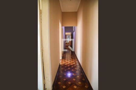 Casa à venda com 240m², 5 quartos e 4 vagasCorredor