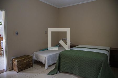 Casa à venda com 240m², 5 quartos e 4 vagasSuíte