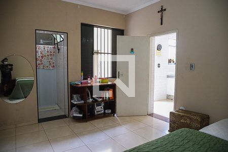 Casa à venda com 240m², 5 quartos e 4 vagasSuíte