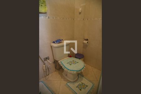 Casa à venda com 240m², 5 quartos e 4 vagasBanheiro da Suíte