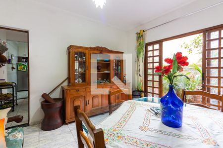 Sala de Estar de casa à venda com 4 quartos, 373m² em Km 18, Osasco