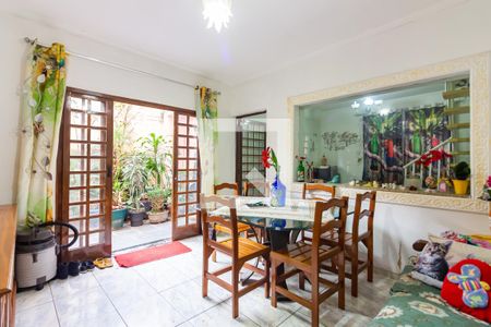 Sala de Estar de casa à venda com 4 quartos, 373m² em Km 18, Osasco