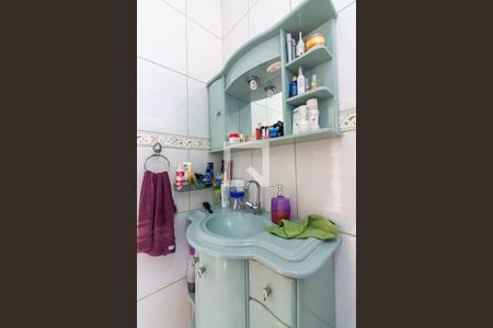 Casa à venda com 373m², 4 quartos e 3 vagasBanheiro 2