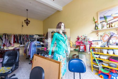 Casa à venda com 373m², 4 quartos e 3 vagasComodo