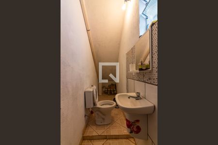 Casa à venda com 373m², 4 quartos e 3 vagasBanheiro de Serviço 