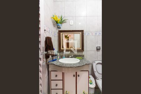 Casa à venda com 373m², 4 quartos e 3 vagasBanheiro 1